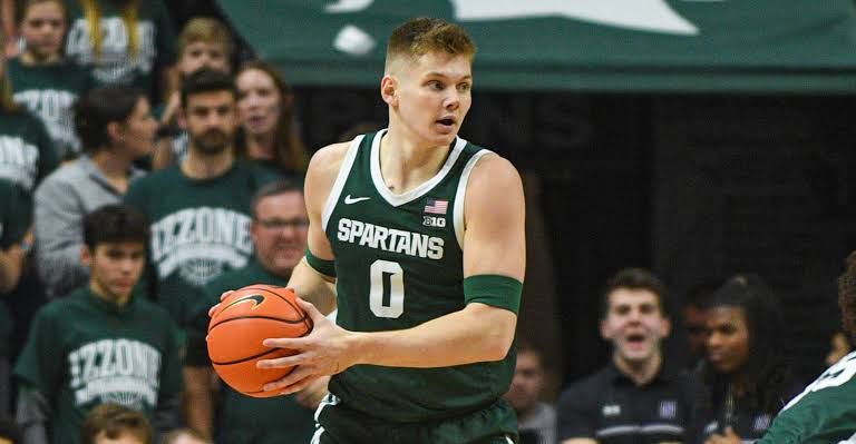 Jaxon Kohler playing during the Utah Jazz Summer League as he considers his next collegiate move for the 2026 season.