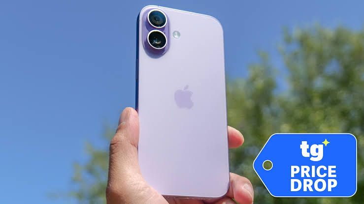 Close-up of an iPhone 17 held in hand, highlighting the display and build quality for a Verizon promotional deal.