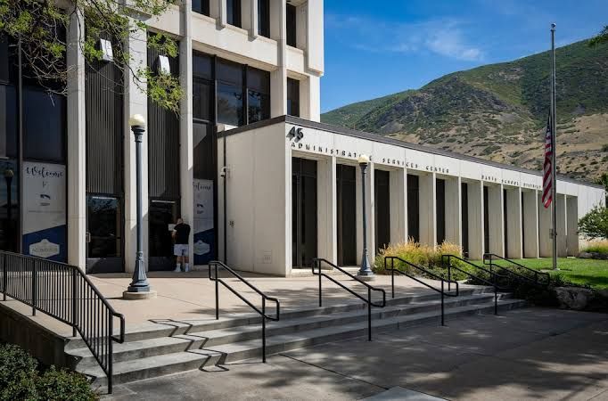 The Davis School District office building in Farmington, Utah, on a clear day.