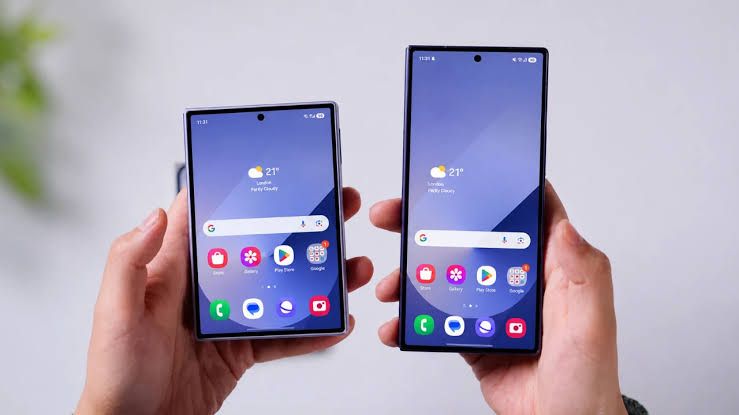Samsung Galaxy Z Fold 8 and Z Fold 8 Ultra side by side to demonstrate size differences.