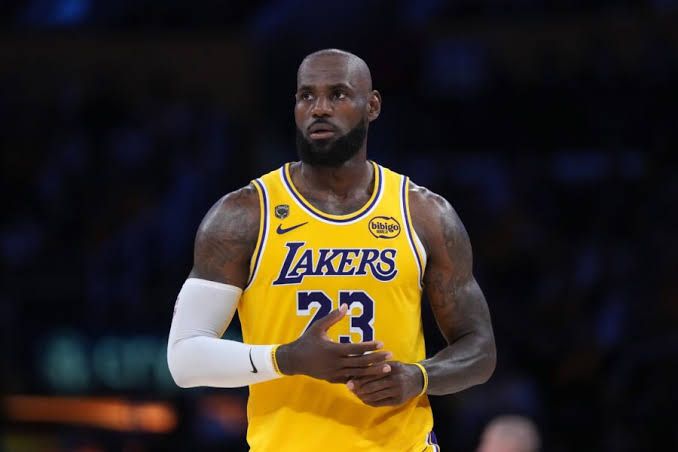 LeBron James talking during a public appearance at Fanatics Fest about his upcoming free agency decision.