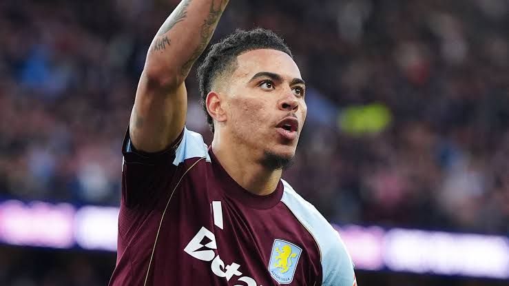 Morgan Rogers in an Aston Villa kit during a Premier League match.