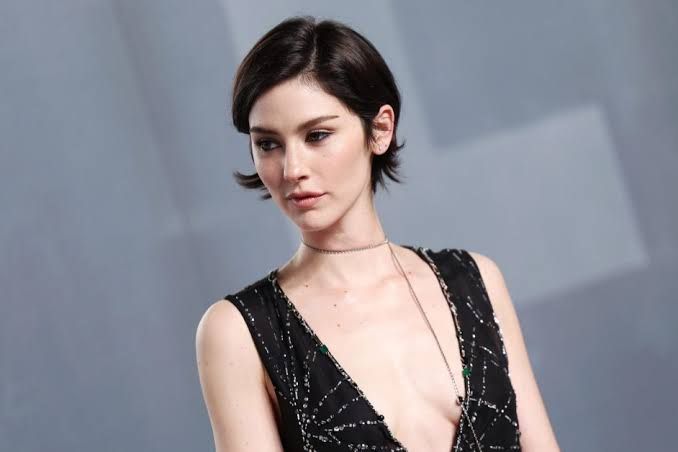 Gracie Abrams at the 2026 Vanity Fair Oscar Party in Beverly Hills, California.