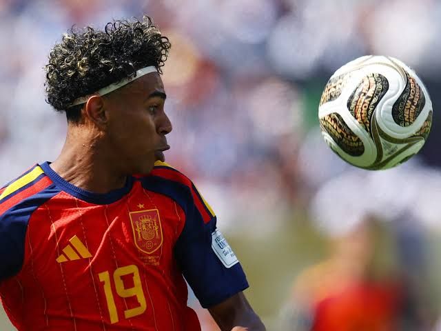 Spain midfielder Rodri and Argentina midfielder Enzo Fernandez battle for the ball during the 2026 World Cup final.