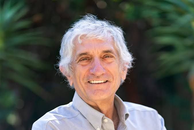 Professor John Martinis at a presentation regarding quantum computing development in Santa Barbara.