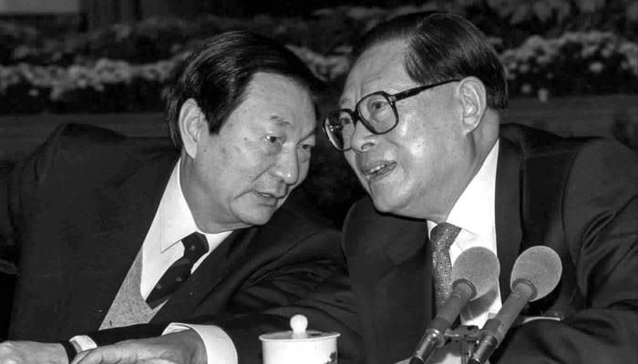 Former Chinese Premier Zhu Rongji speaking at a press conference in 1998.