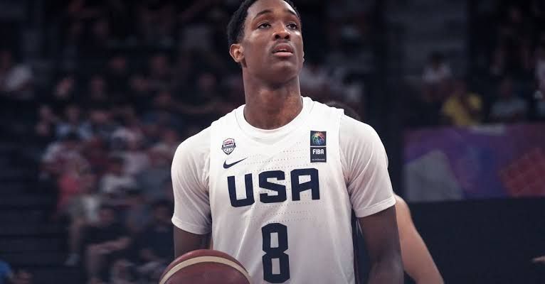Five-star basketball recruit Jordan Page wearing a jersey during an adidas 3SSB circuit game.