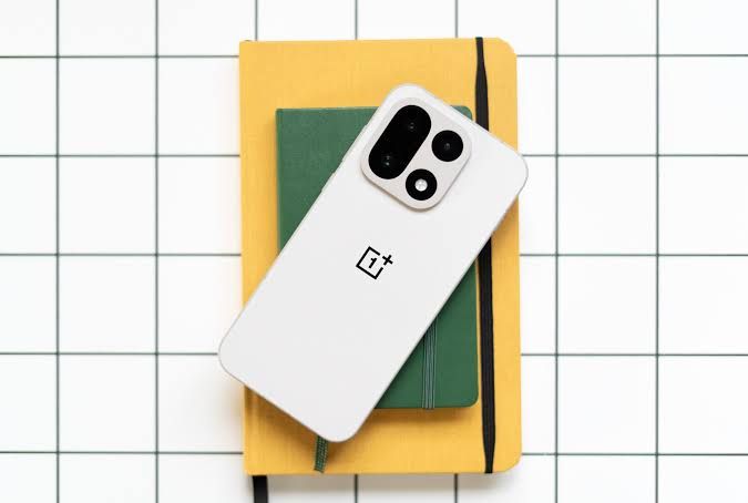 The OnePlus 15 smartphone displayed on a clean surface to represent the brand's final flagship device in the US.