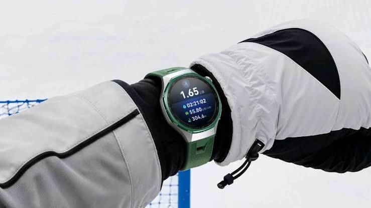 Huawei Watch GT 7 Pro wearable device displaying a fitness tracking interface on its circular screen.
