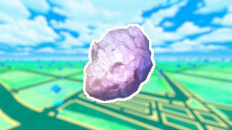 A close up view of a player selecting the Dragon Ascent move for Rayquaza in the Pokemon Go interface.