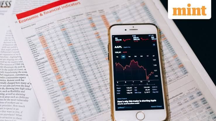 An AI chatbot interface displaying financial advice, highlighting the risks of using automation for money management.