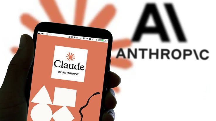 Anthropic logo on a smartphone screen, representing the company's role in the current artificial intelligence development.