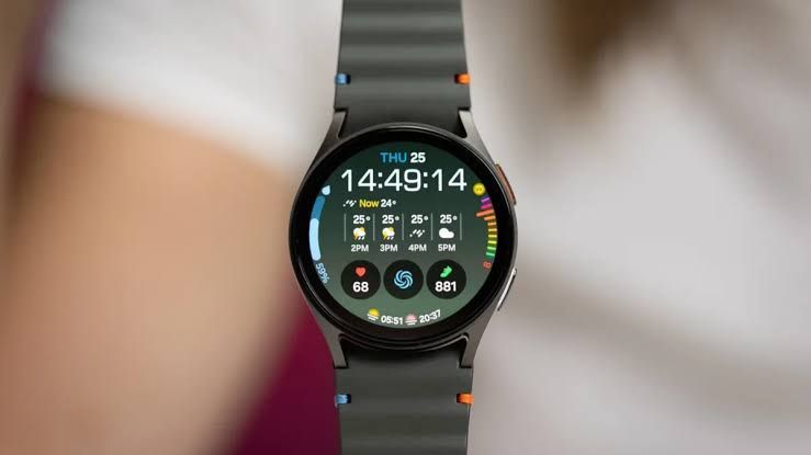 Samsung Galaxy Watch 7 display showing health tracking metrics on a white background.