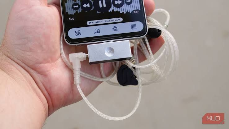 Linsoul Kiwi Ears Allegro Mini USB-C DAC shown against a transparent background.