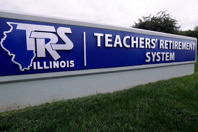 A chart showing the funding gap of the Illinois Teachers Retirement System compared to national averages.