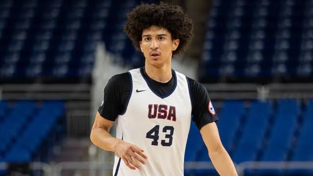 Cayden Daughtry of the Florida Rebels passing the basketball during a game at the Nike Peach Jam tournament.