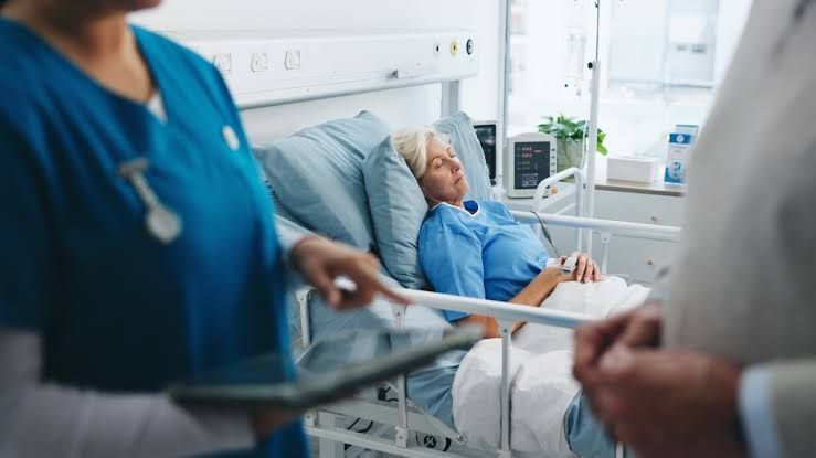 Medicare beneficiaries visiting a community hospital as funding concerns grow in 2026.