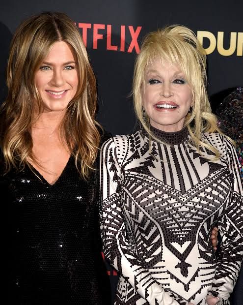 Jennifer Aniston and Dolly Parton during the production of the 2018 Netflix film Dumplin'.